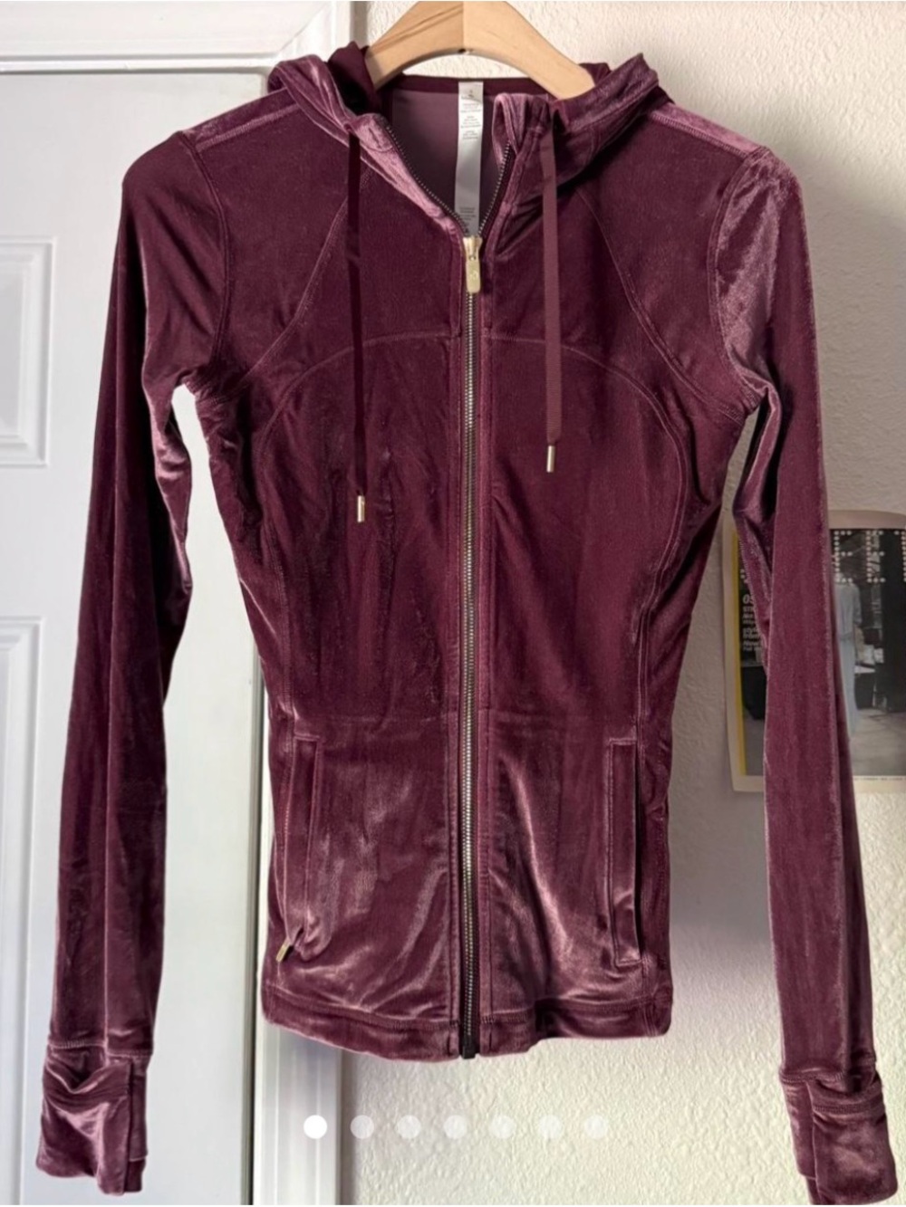 Lululemon Velvet Define Hooded Jacket in Garnet and gold, size 6